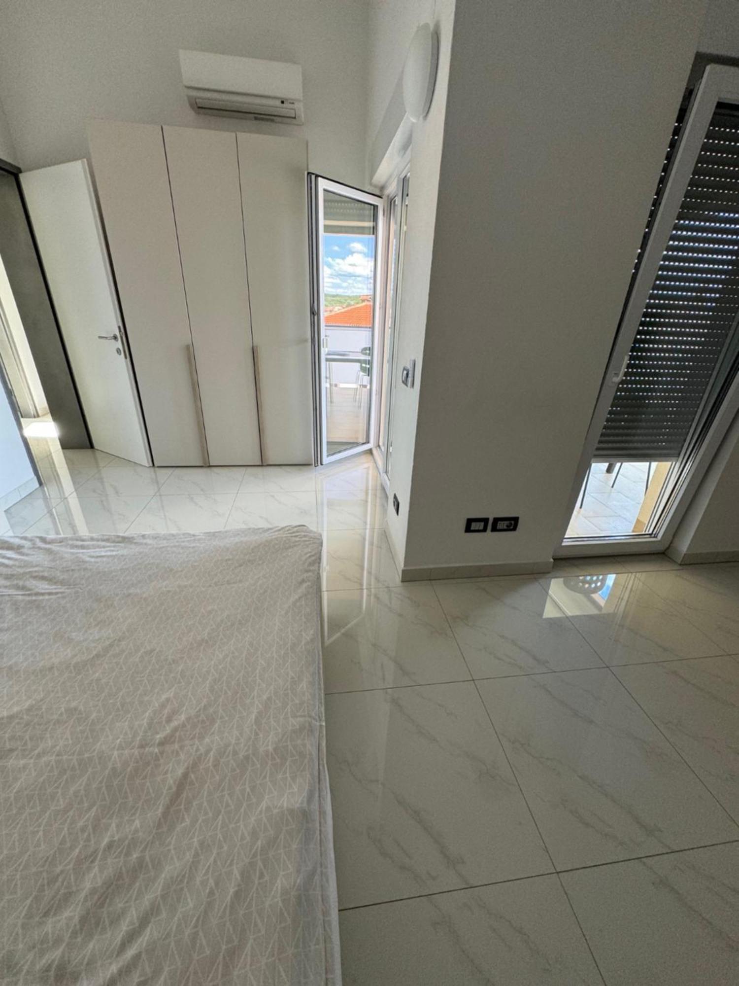 Funtana Appartements An Der 1 Reihe Vom Meer エクステリア 写真